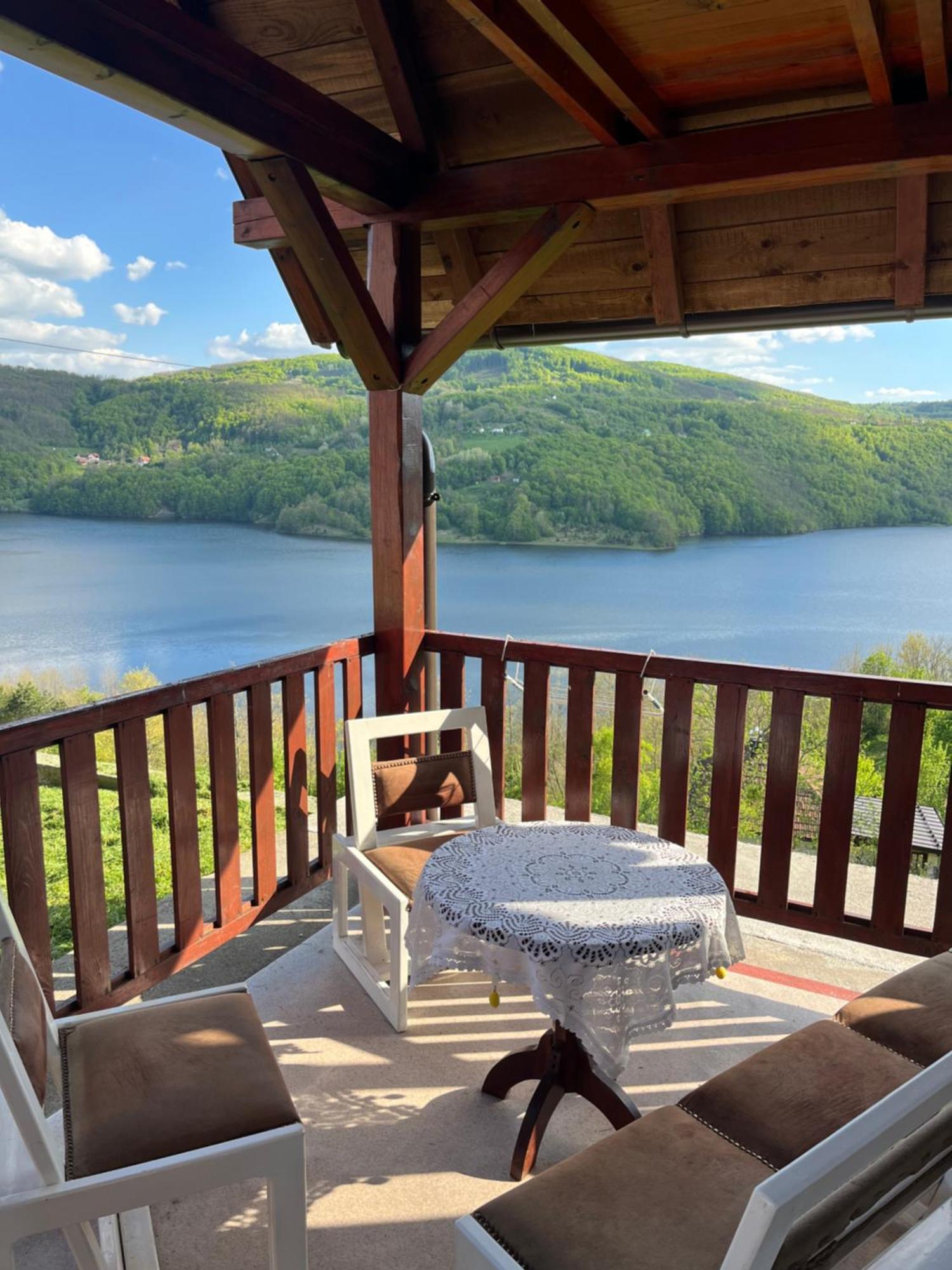 Apartman Jezero Vrutci Užice Esterno foto